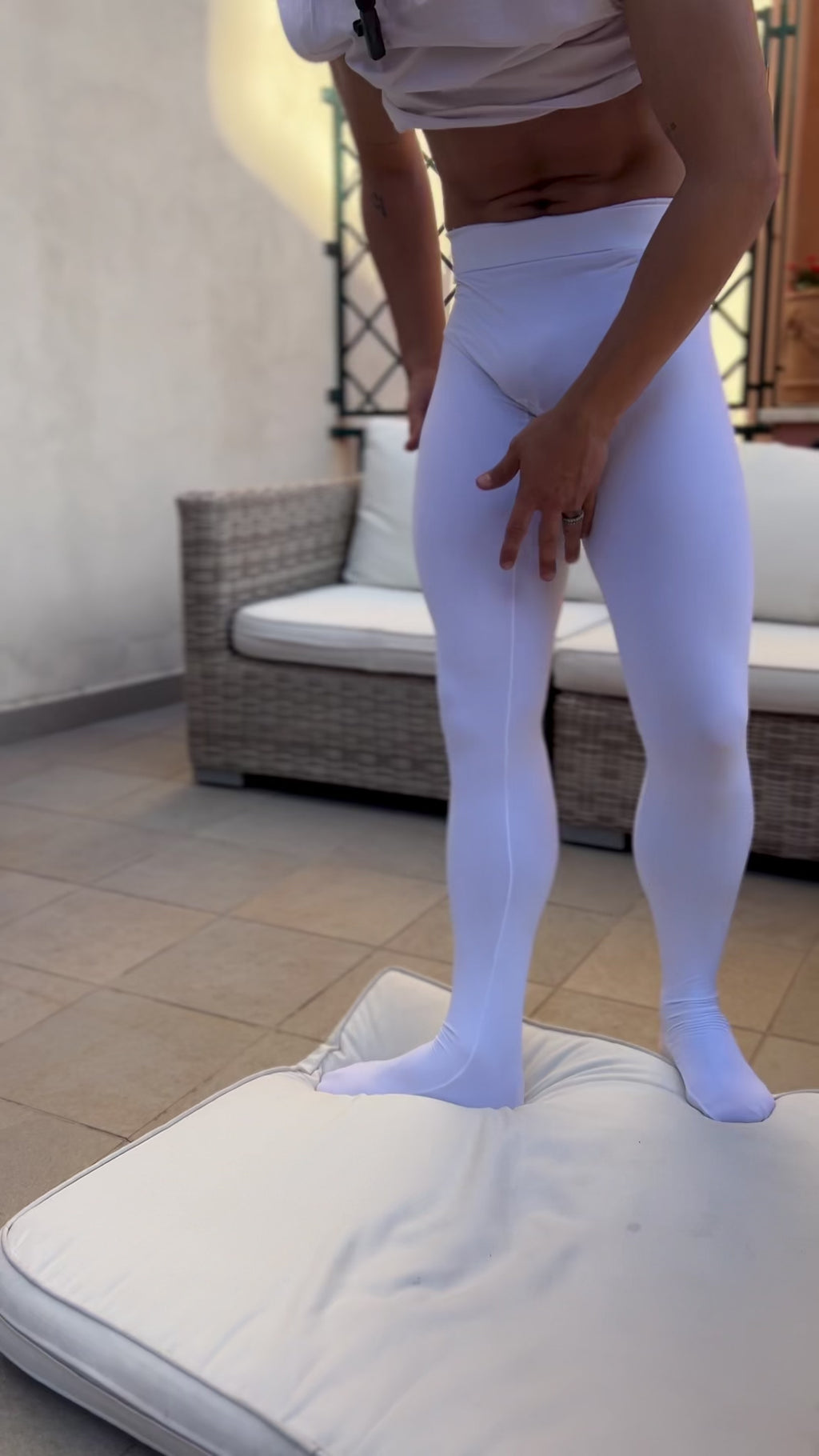 The White Tights – Signature Edition